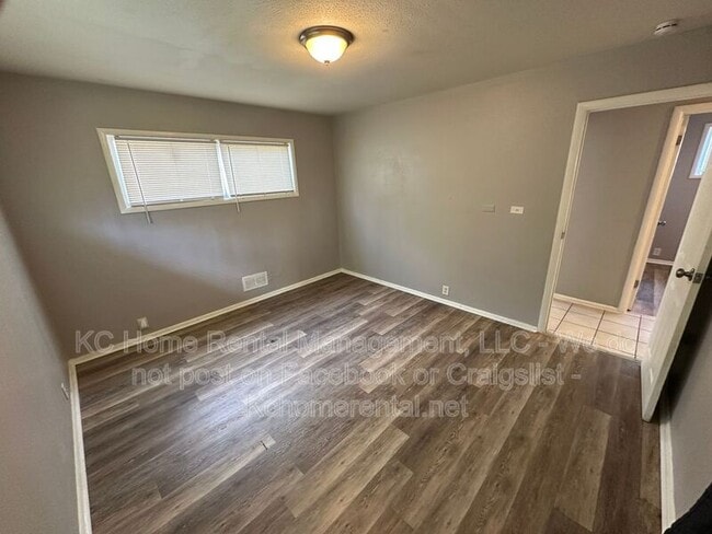 Building Photo - 10812 Newton Ave