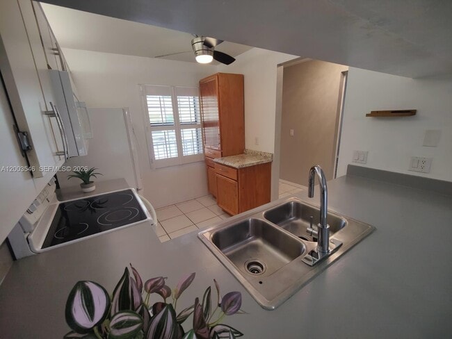 Building Photo - 2668 Kings Lake Blvd