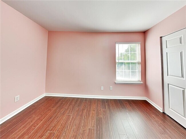 Building Photo - 264 Grandview Cir