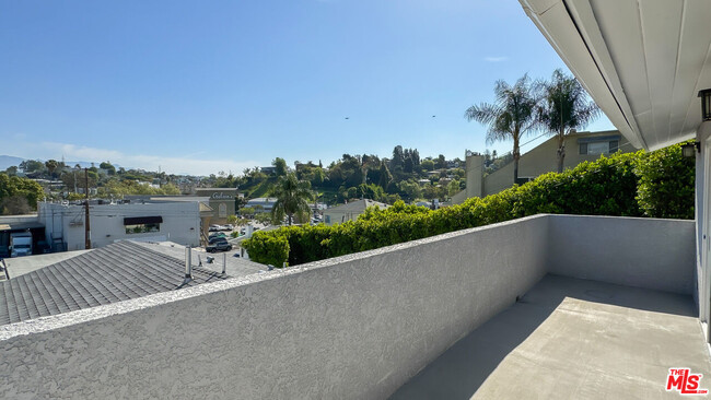 Building Photo - 2749 Griffith Park Blvd