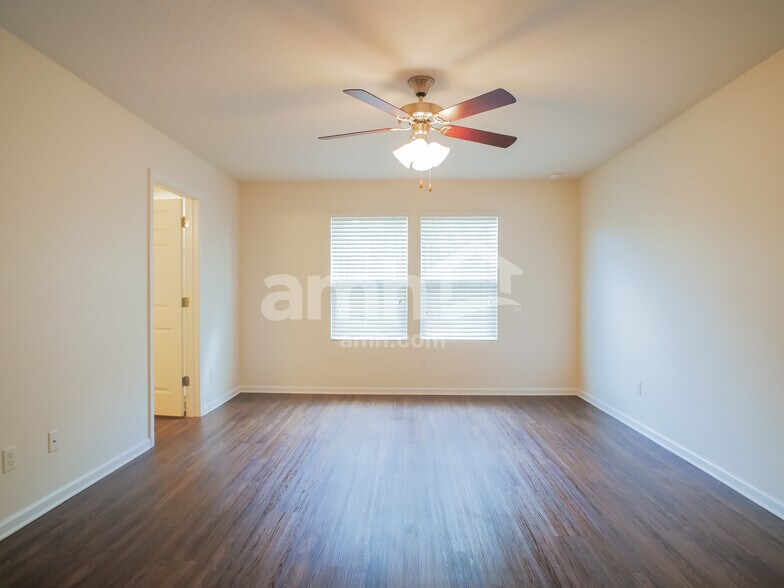 Building Photo - 212 W Jayce Wy