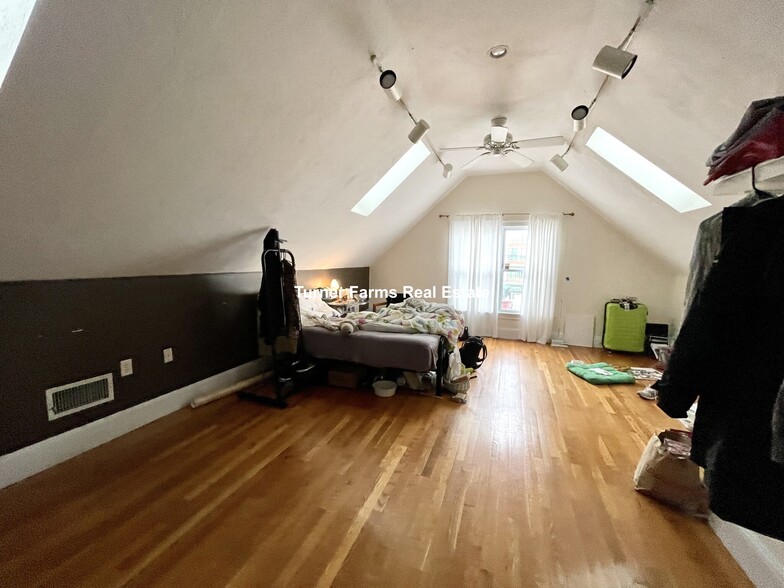 Building Photo - 207 Boston Ave