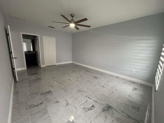 Building Photo - 1174 Haines Dr