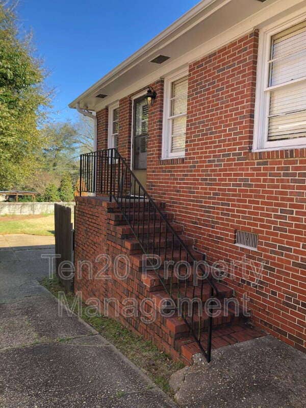 Building Photo - 1514 Hilton Ave