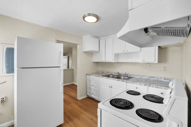 Building Photo - 1116 Upton Ct S