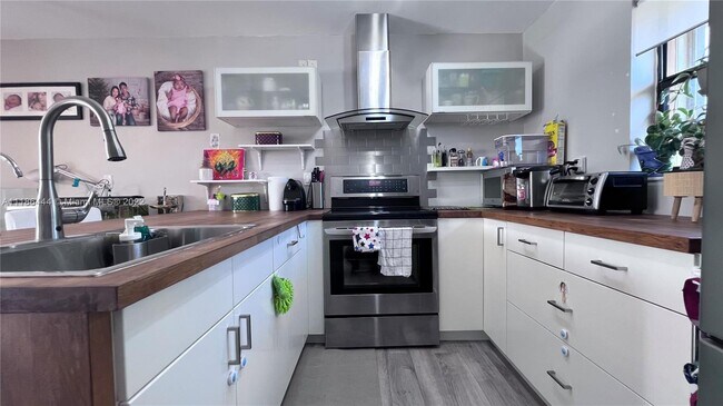 Building Photo - 10835 NW 7th St