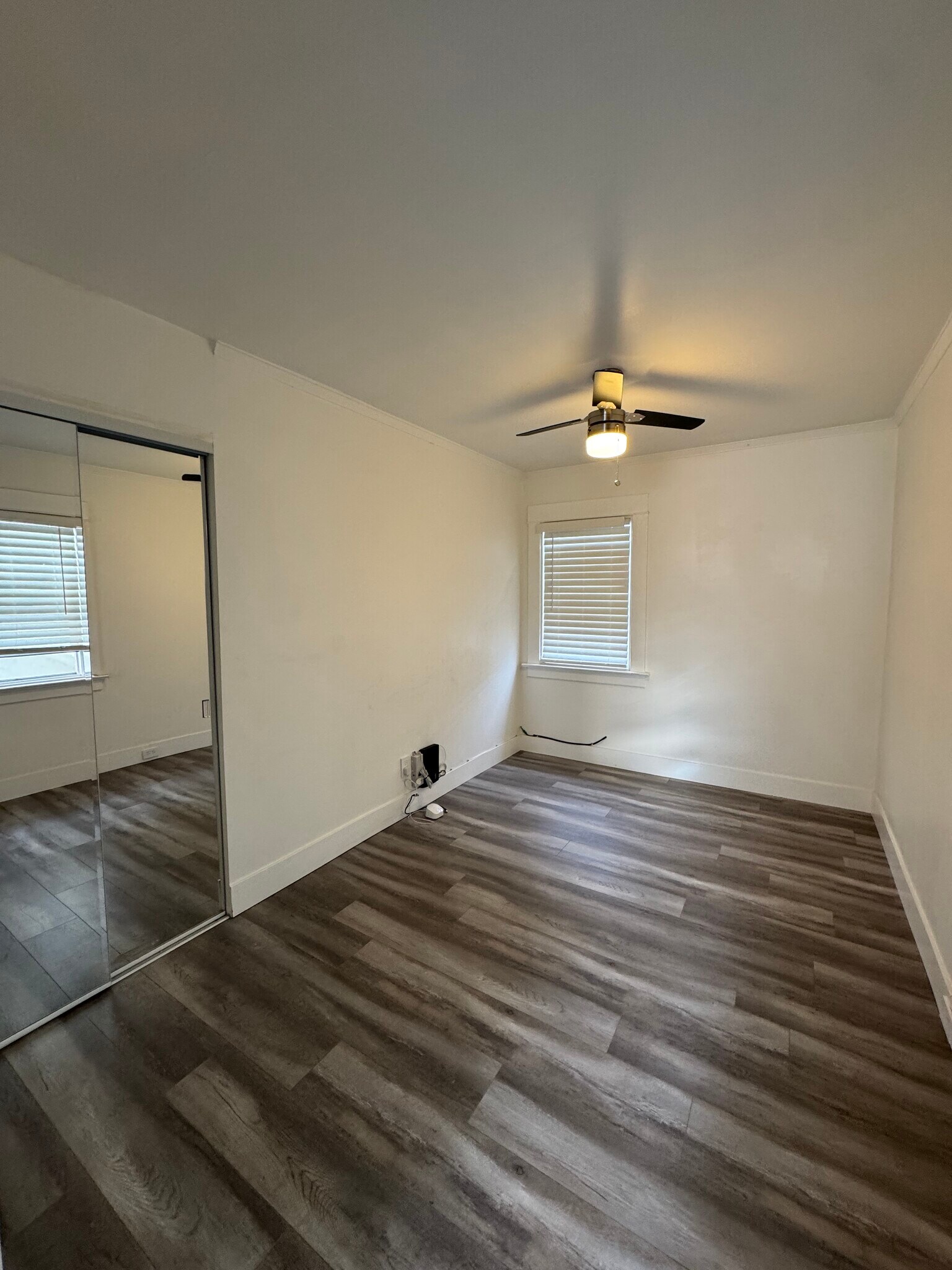 Building Photo - 1653 Bayview Dr