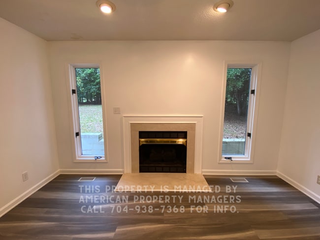 Building Photo - 148 Purple Finch Ln