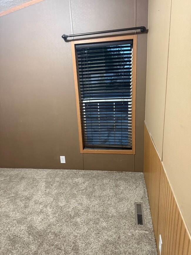 Building Photo - 808 N 8th St