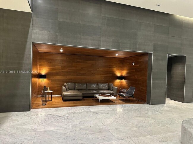 Building Photo - 68 SE 6th St