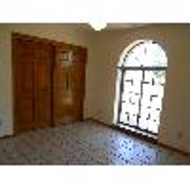 Building Photo - Tucson Foothills Home