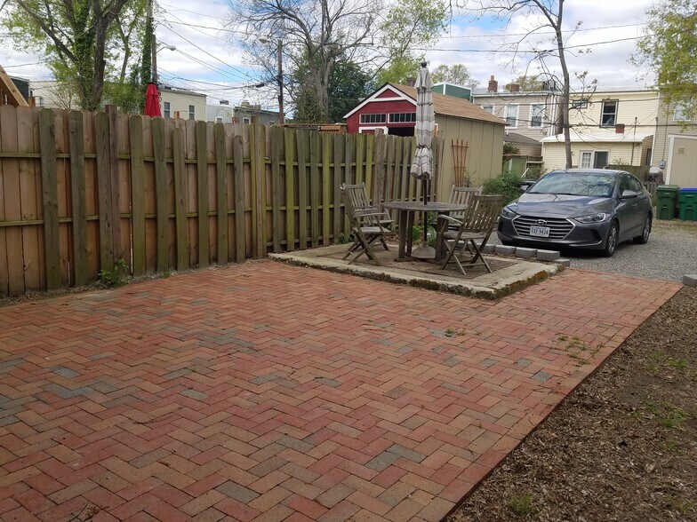 Building Photo - 416 N 32nd St