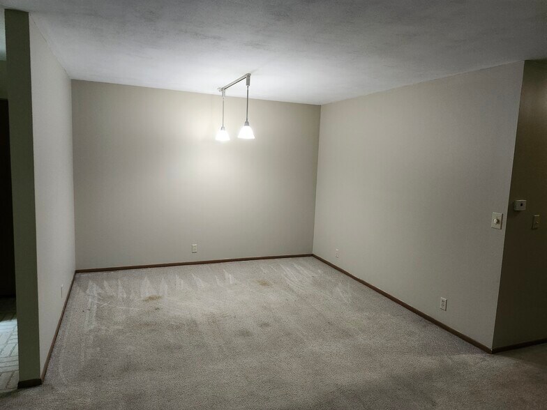 Building Photo - 130 Hartford Ct
