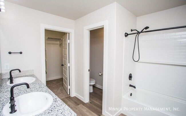 Building Photo - 3203 Durham Ave