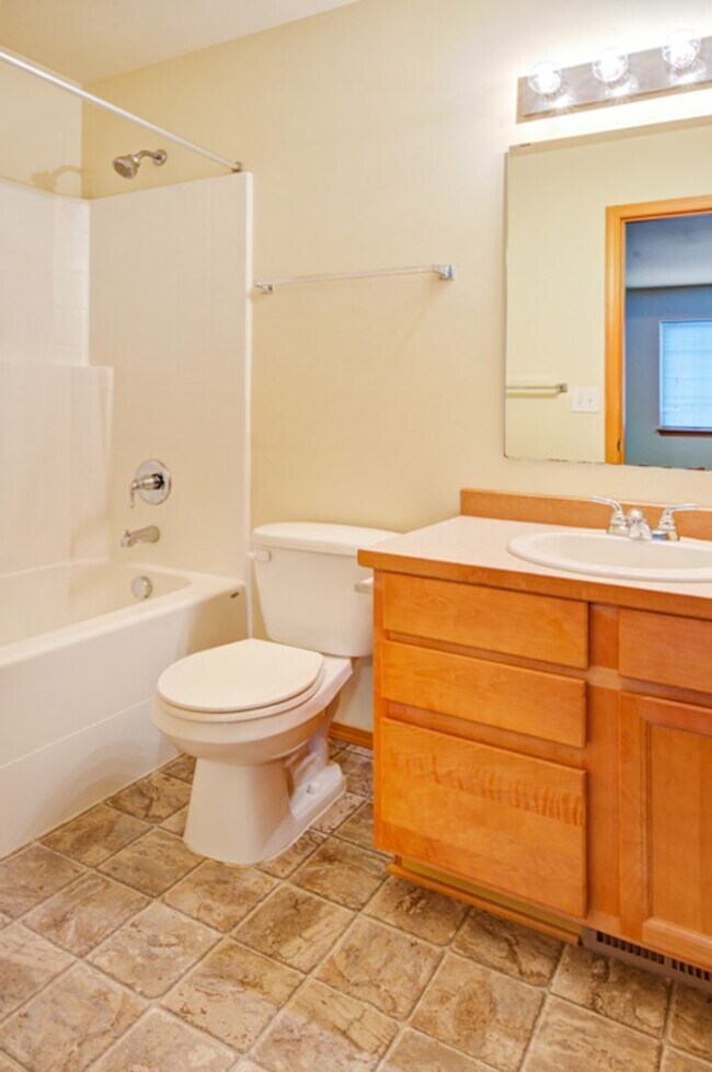 Building Photo - **$800 MOVE IN CREDIT if move in occurs prior to December 1st **Lovely 3 Bedroom Home in Coupeville