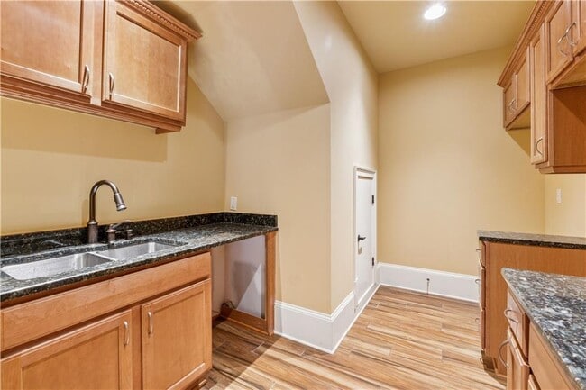 Building Photo - 1220 State St NW