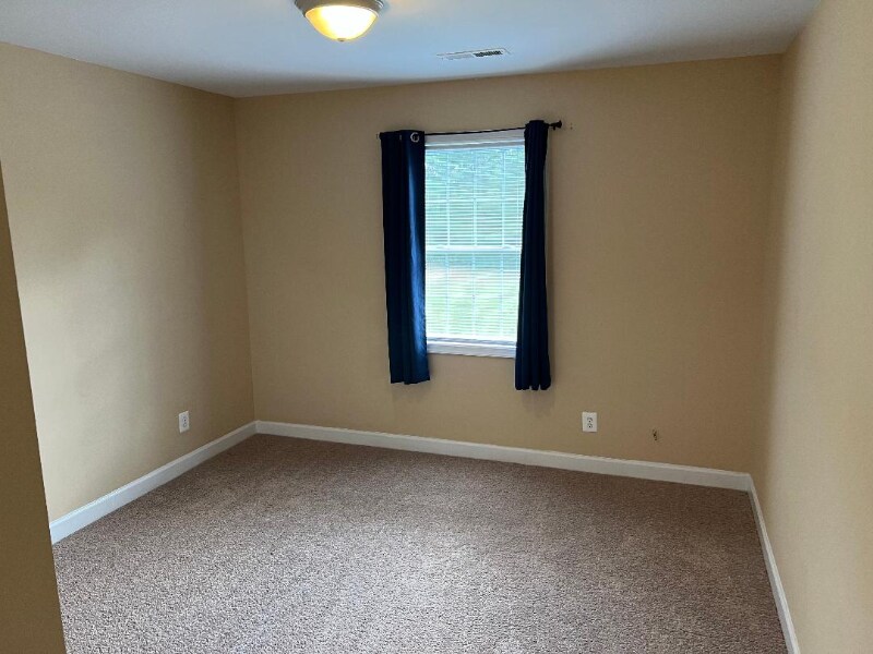 Building Photo - 32422 White Oak Dr