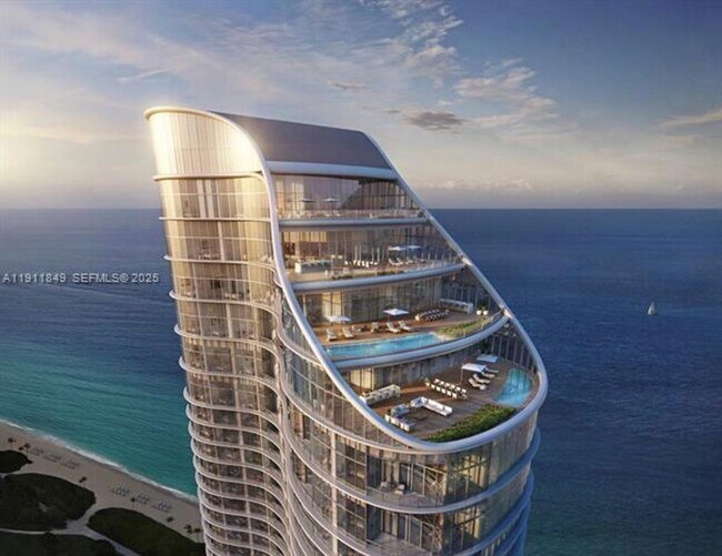 Building Photo - 15701 Collins Ave