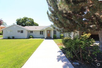 Building Photo - 4 bedroom, 3 Bath Pasco House on the River