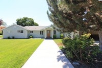 Building Photo - 4 bedroom, 3 Bath Pasco House on the River