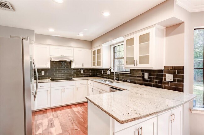 Building Photo - 10905 Wintergreen Hill