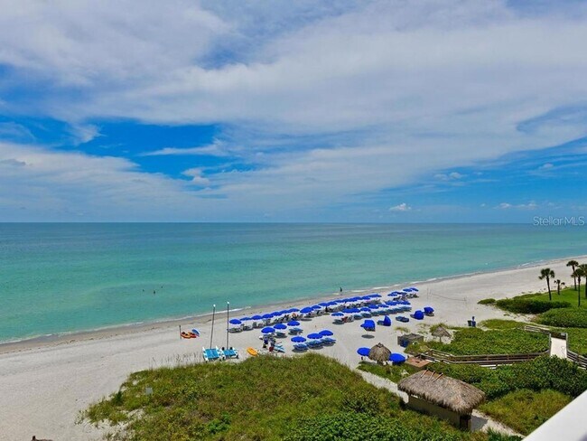 Building Photo - 2425 Gulf of Mexico Dr