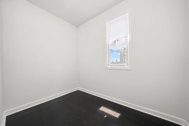 Building Photo - 5331 W Congress Pkwy