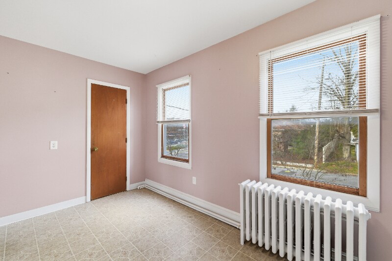 Building Photo - 2 Grandview St