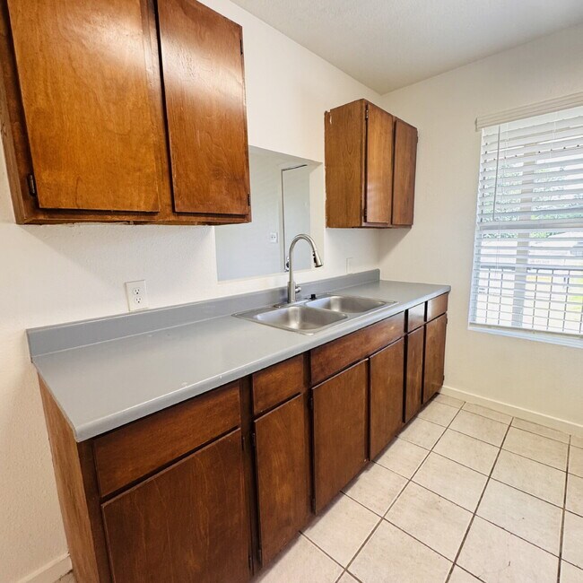 Building Photo - Welcome home to your 2 Bedroom | 1 Bathroom Apartment located in Nederland, TX.