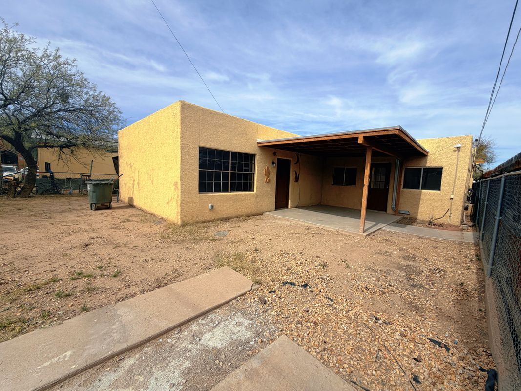 Building Photo - 1235 W Ontario St