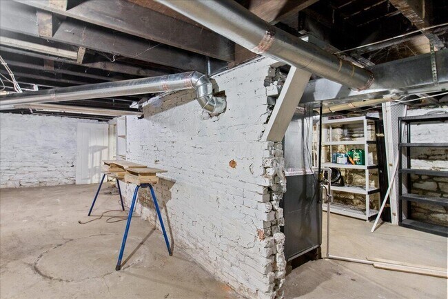 Building Photo - 674 S Ohio Ave