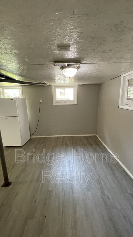 Building Photo - 239 Ormond Ave