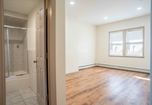 Building Photo - 428 69th St