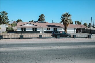 Building Photo - 2580 E Hacienda Ave