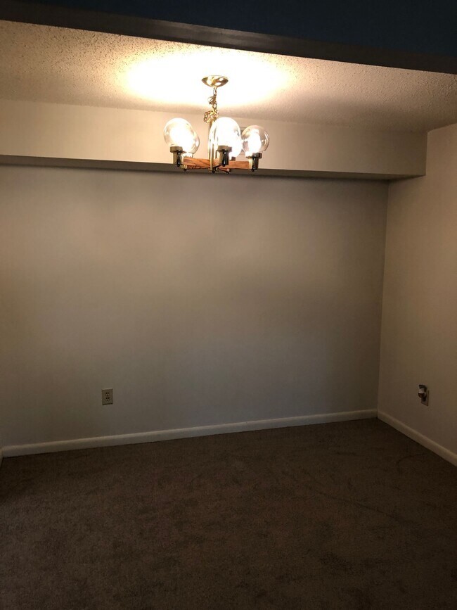 Building Photo - Great 1BR/1BA Condo in Turtle Creek