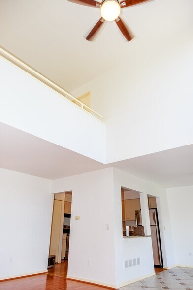Building Photo - 716 Eton Ct
