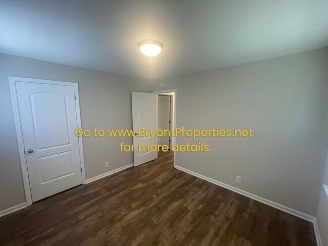 Building Photo - 502 Utley Dr