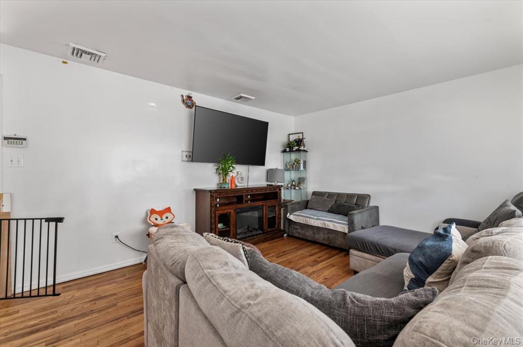 Building Photo - 22 Hudson Pl