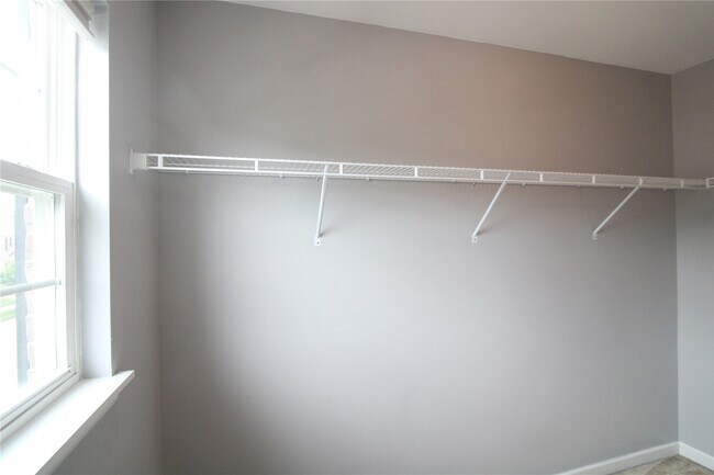 Building Photo - 440 Wild Oak Dr