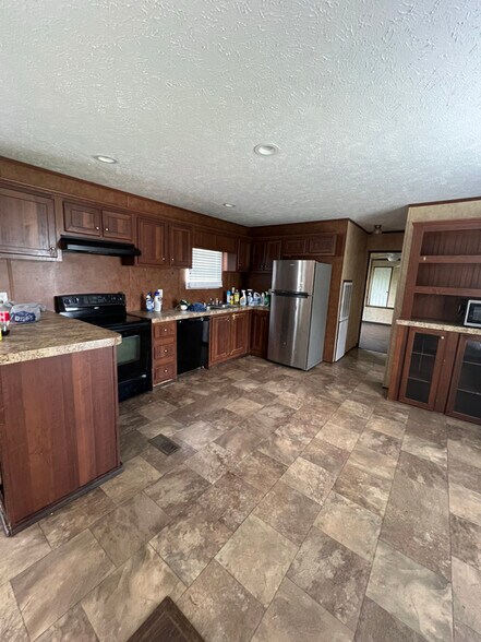 Building Photo - 41138 Wendy Dr