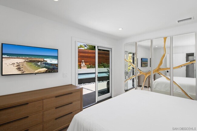 Building Photo - 8471 El Paseo Grande
