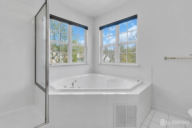 Building Photo - 1 Johnson St