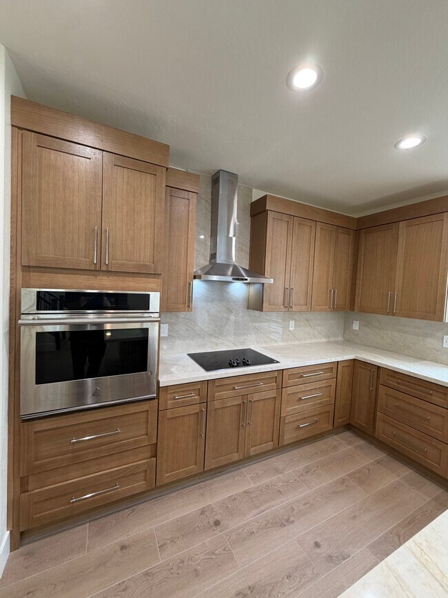 Building Photo - 2741 E Quiet Hollow Ln