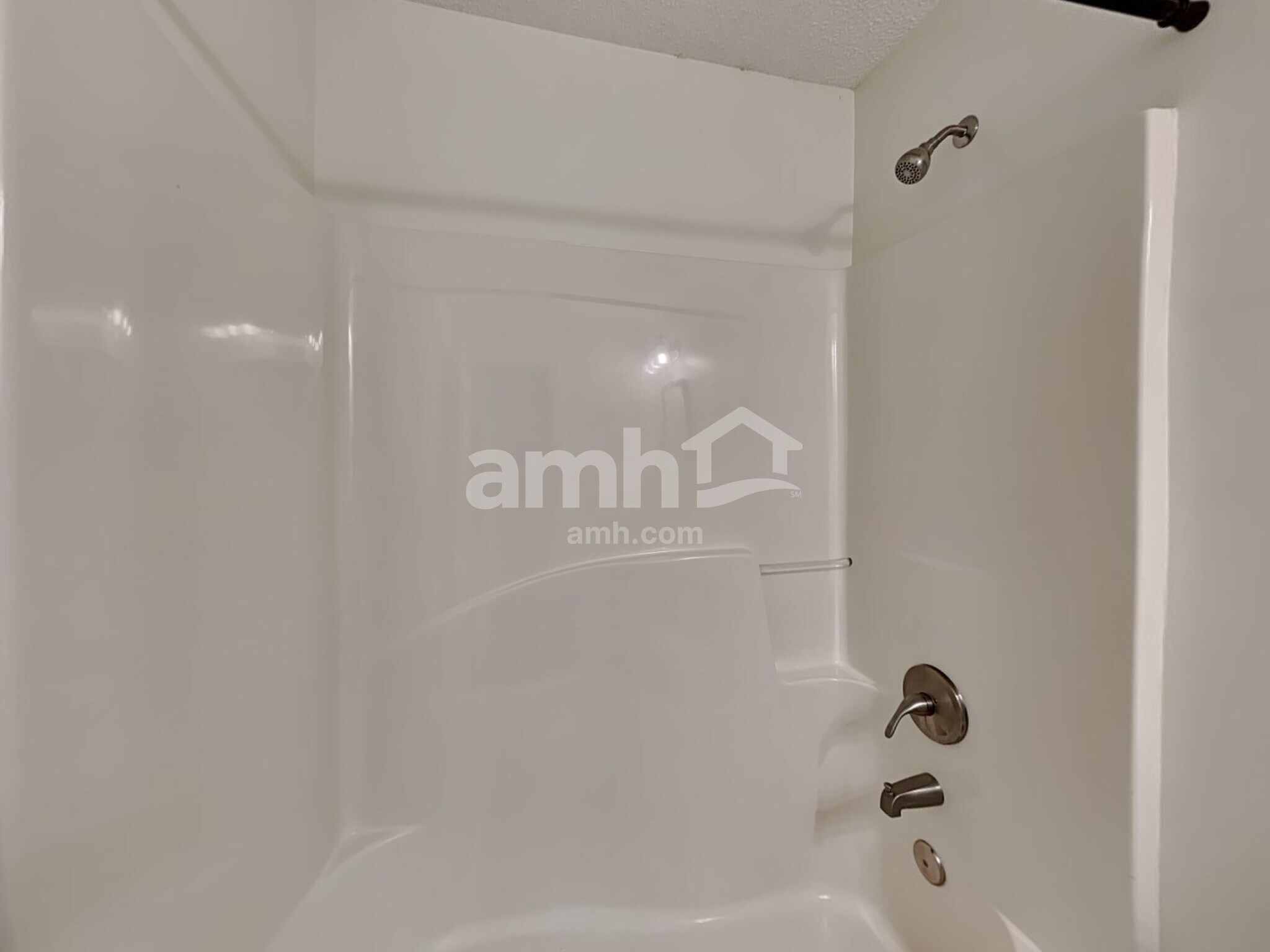 Building Photo - 375 Ermines Way