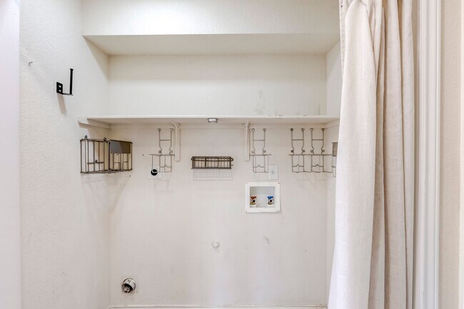 Building Photo - 4411 Causeway Ct