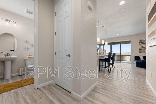 Building Photo - 1905 Manassa St