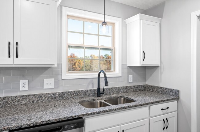 Building Photo - Beautiful Home For Rent in Country Like Setting!