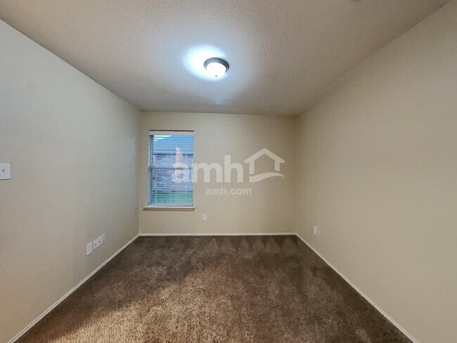 Building Photo - 2809 Mitchell Ln