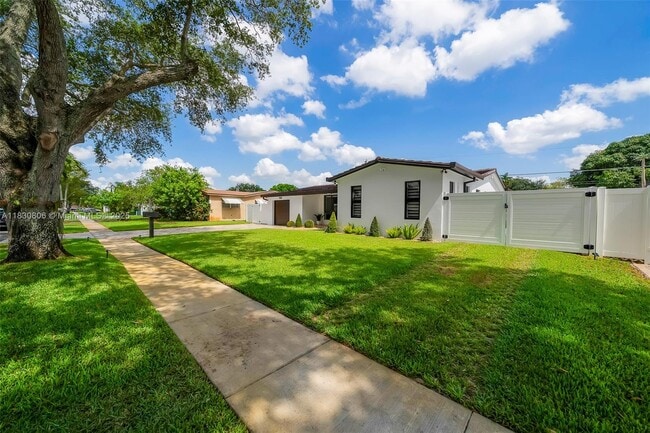 Building Photo - 9241 SW 55th St