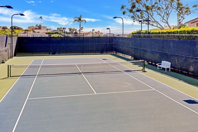 Building Photo - 4 S Vista De La Luna